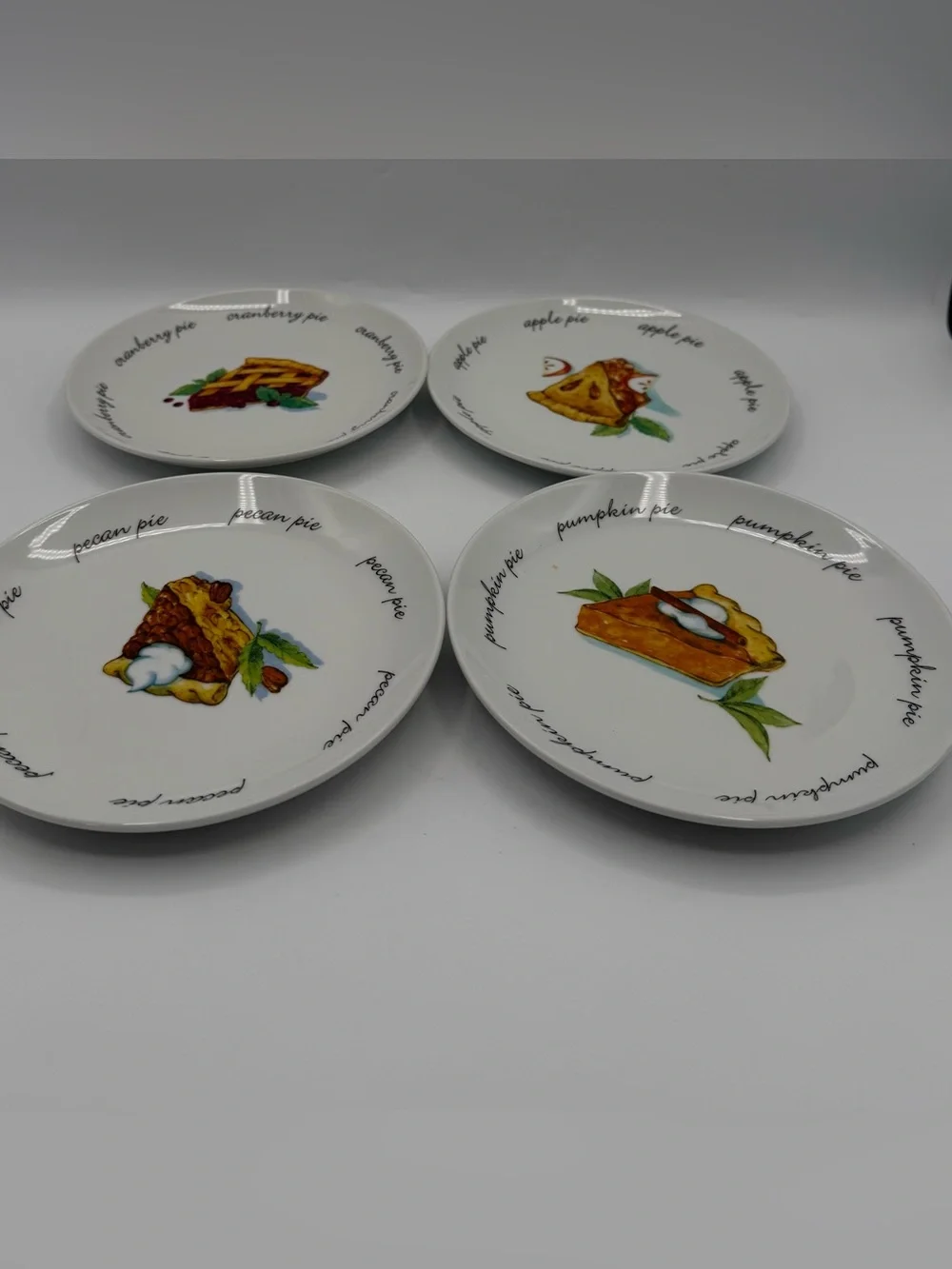Boston Warehouse Pie Dessert Plates Set of 4 Apple Pumpkin Pecan Cranberry 6.5”